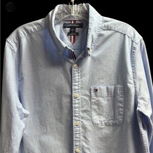 Tommy Hilfiger Light Blue Casual Button-Down Shirt size Medium